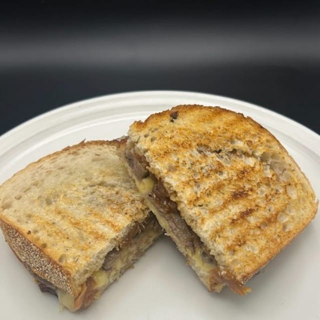 Short Rib Melt (No Caramelized Onions).